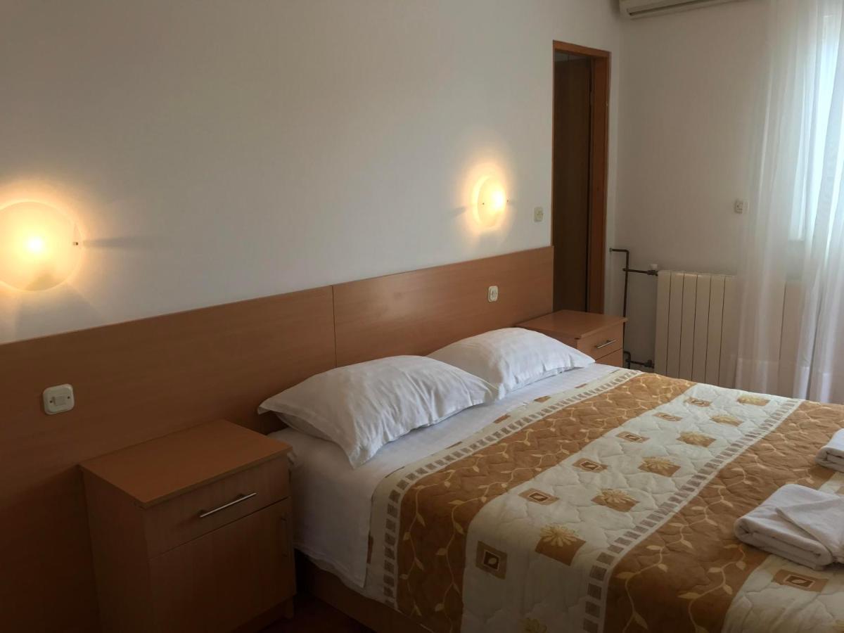 Cosy Sun-Splashed Bedroom - Pansion Hajduk Korčula Eksteriør billede